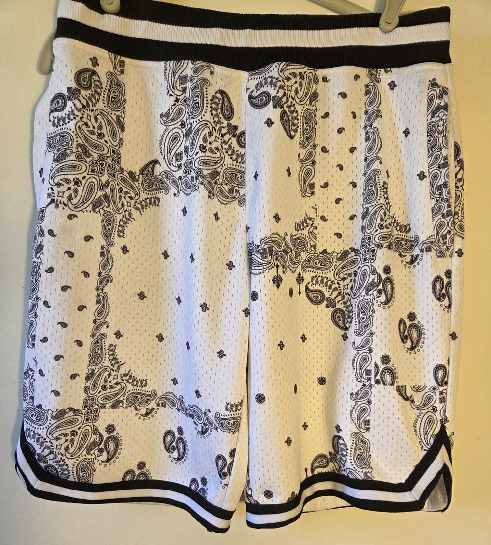 Champs Sporting Goods White Basketball Style Shorts Size M Bandana Black & White